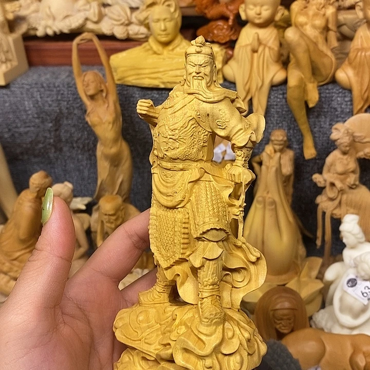 樟科（黄金檀）黄金檀瑕疵关公