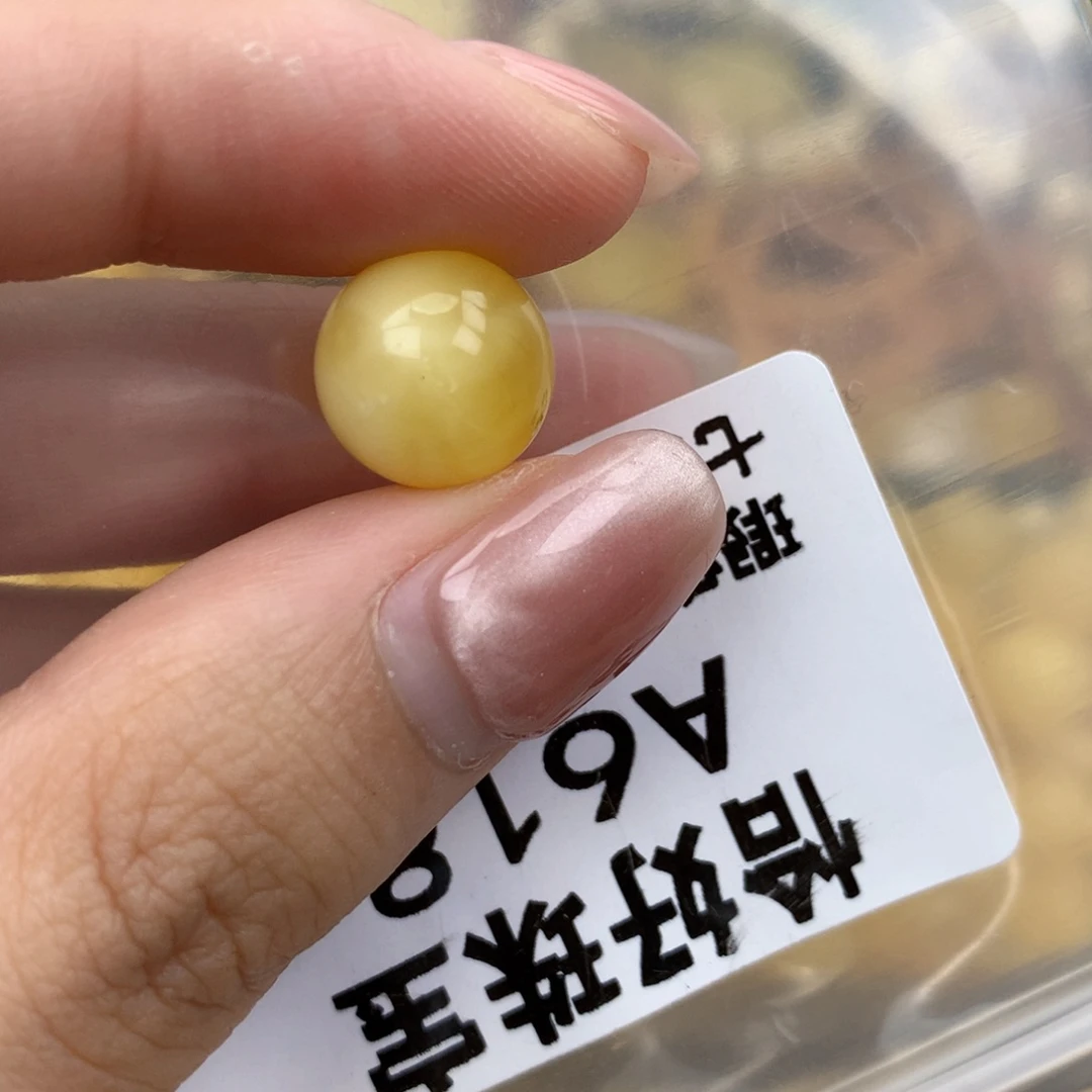 未镶嵌琥珀珠宝奇石11.3