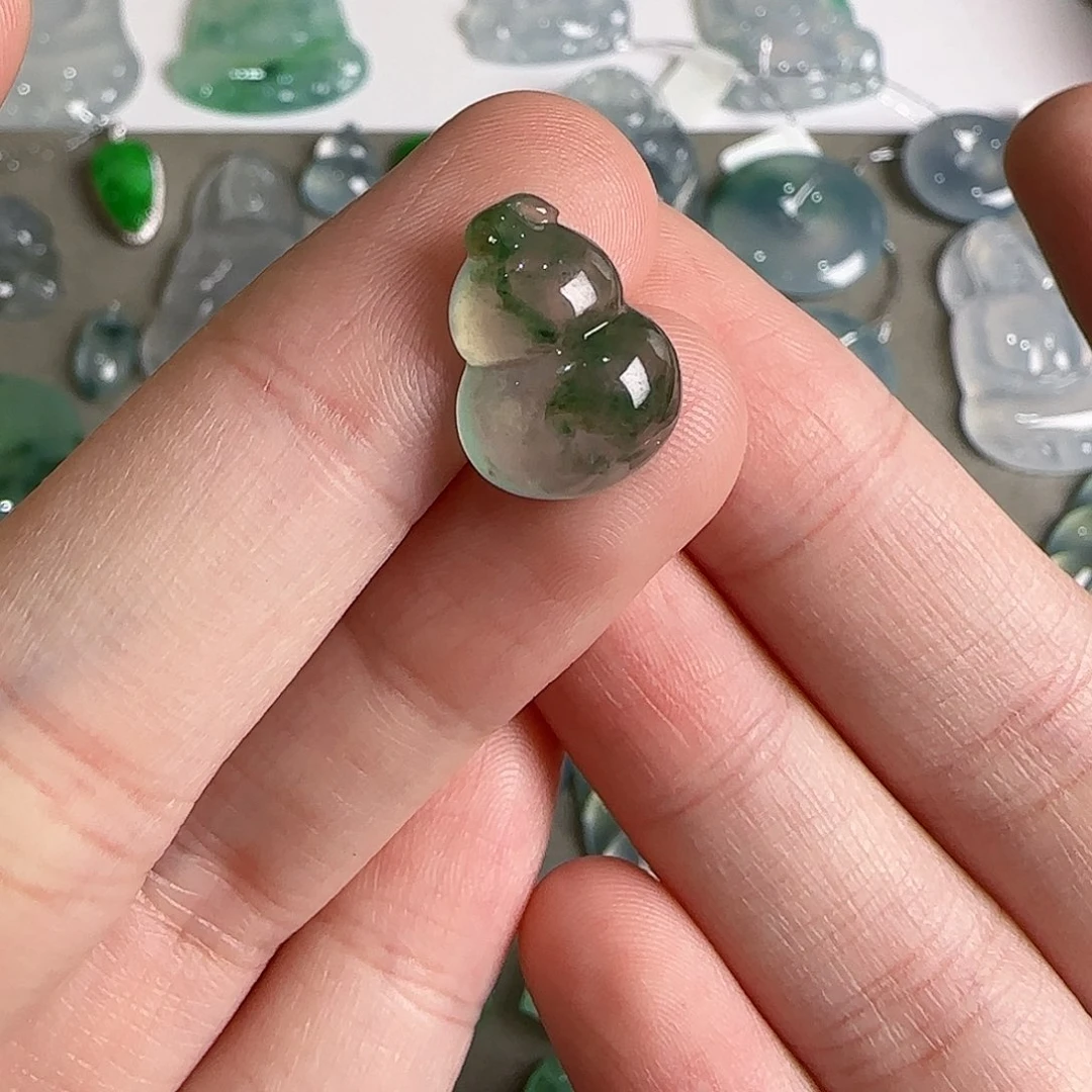 翡翠未镶嵌颈饰