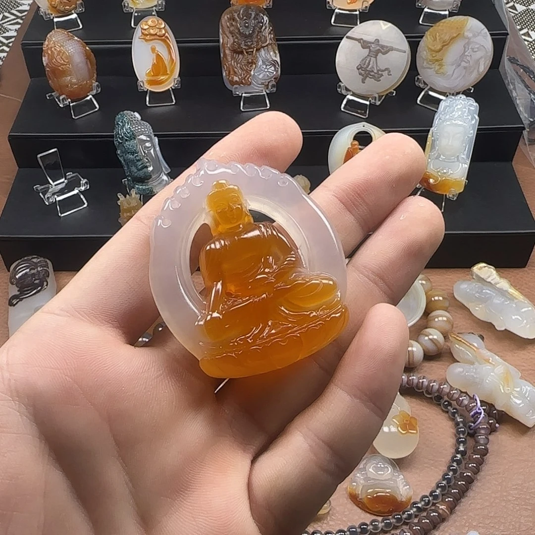 郑***贵玛瑙/玉髓未镶嵌吊坠(不含链)