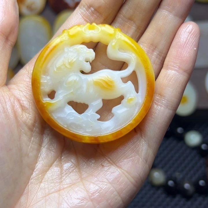 颈饰未镶嵌和田玉