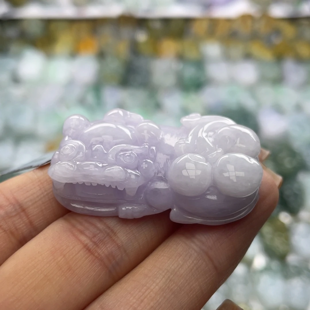 翡翠未镶嵌颈饰貔貅