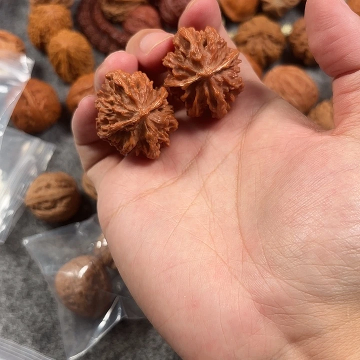 文玩核桃吊坠王****）秦岭霸王花28