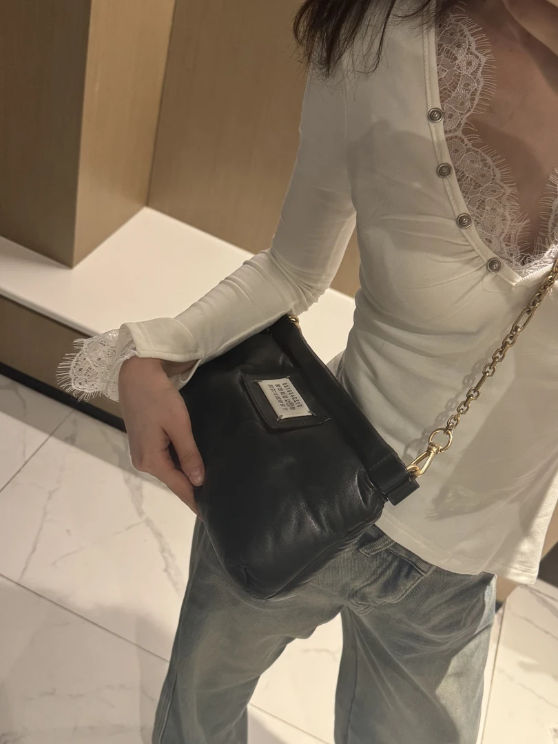 95新  展会外场！马吉拉 黑金软软泡芙包