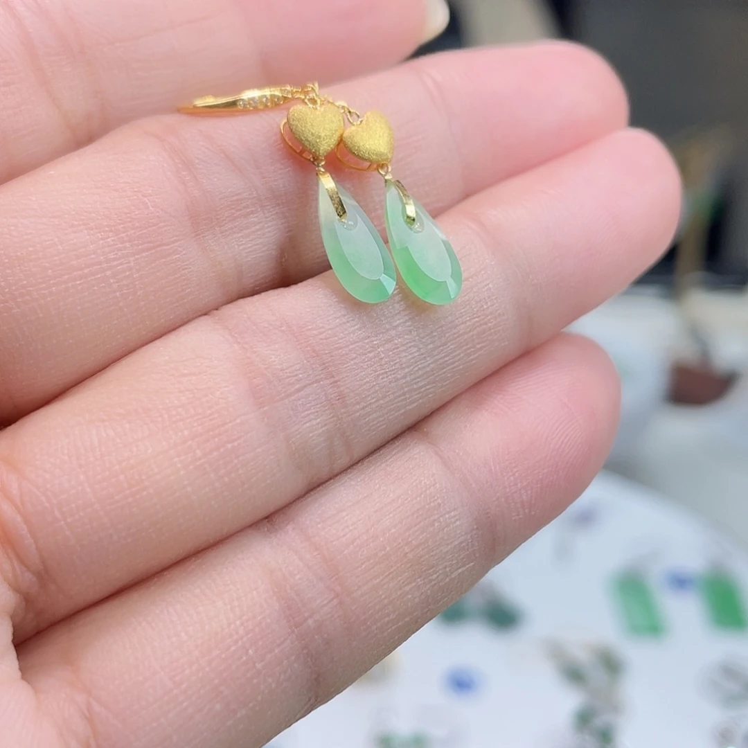 翡翠18K金镶嵌耳饰