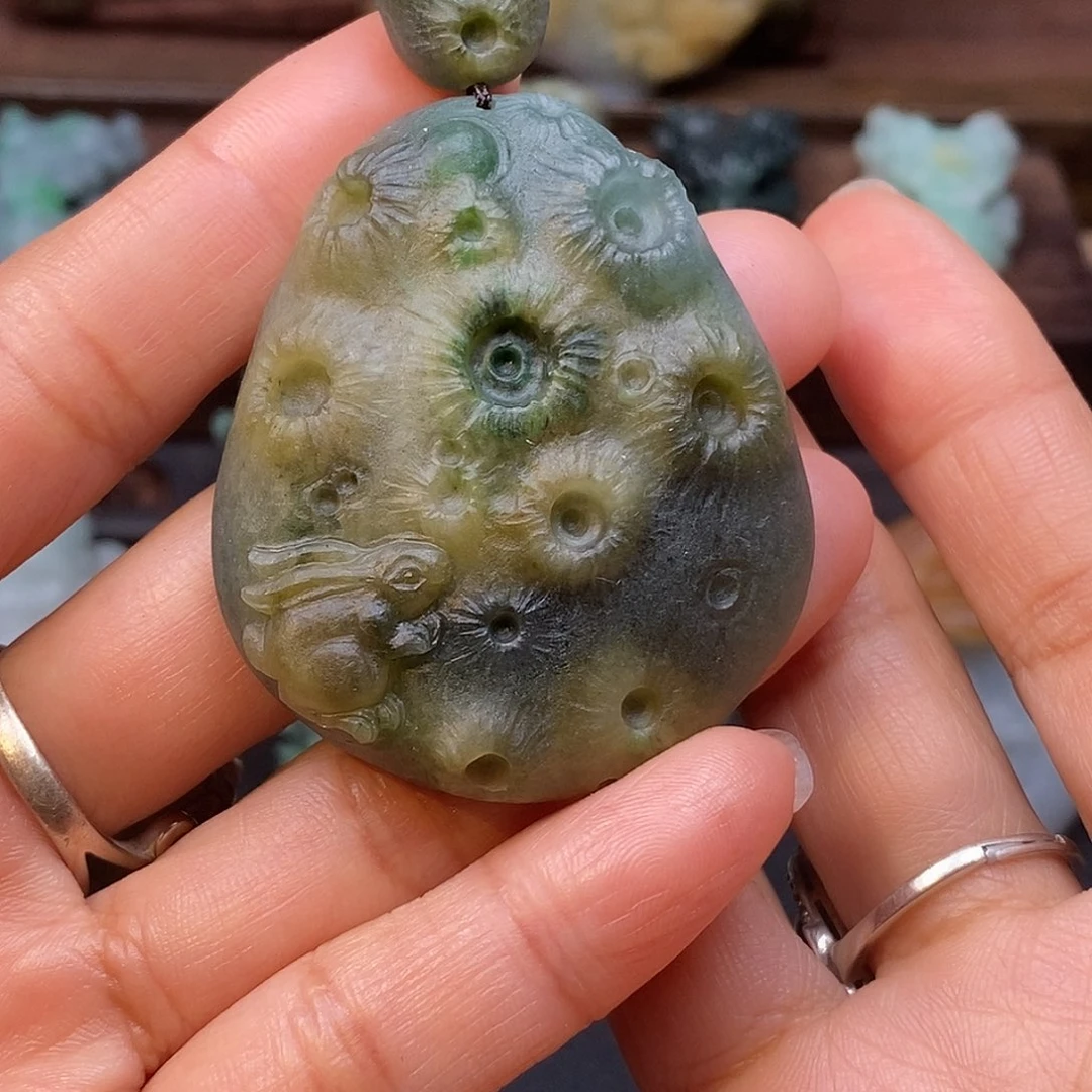 友***尽定制翡翠未镶嵌毛货抛光