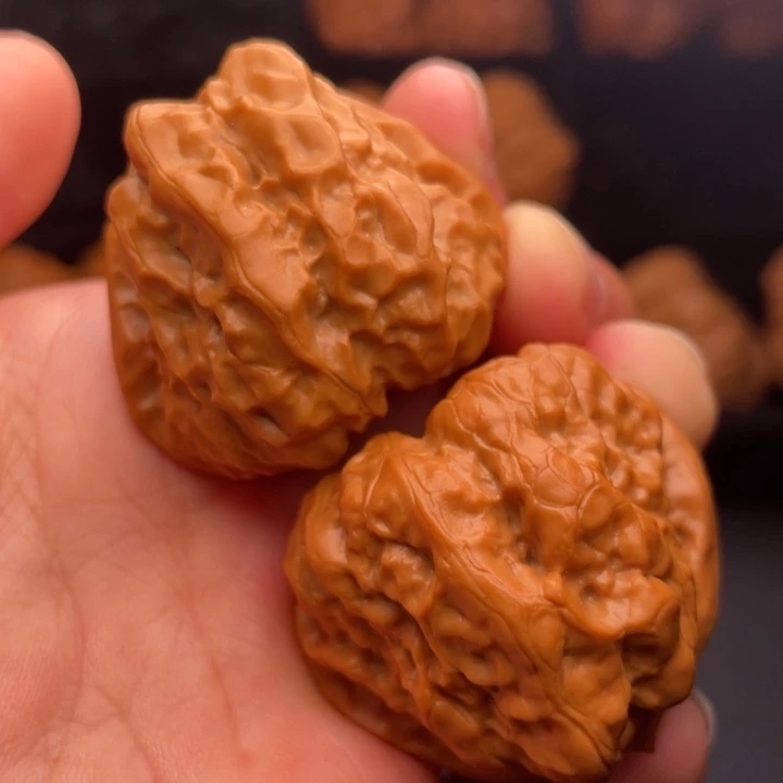 文玩核桃把件秦岭山脉