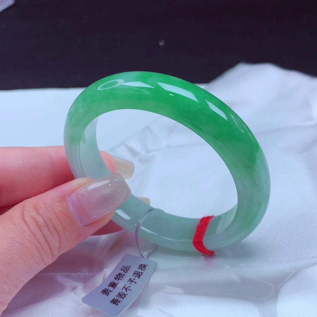 翡翠手镯未镶嵌手镯88