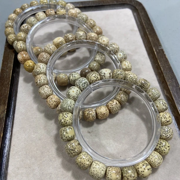 S73原生态海南料星月菩提10X9单圈手串（多样性发货发其一）