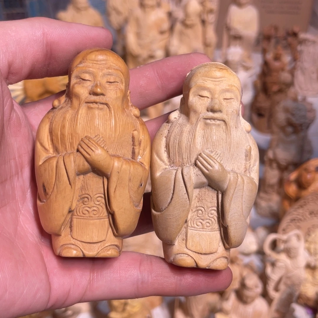黄杨木小叶瑕疵孔子两个