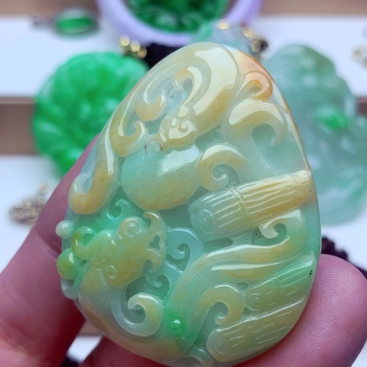 吊坠(不含链)未镶嵌翡翠