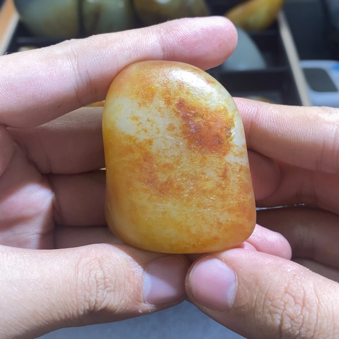 和田玉未镶嵌颈饰隐