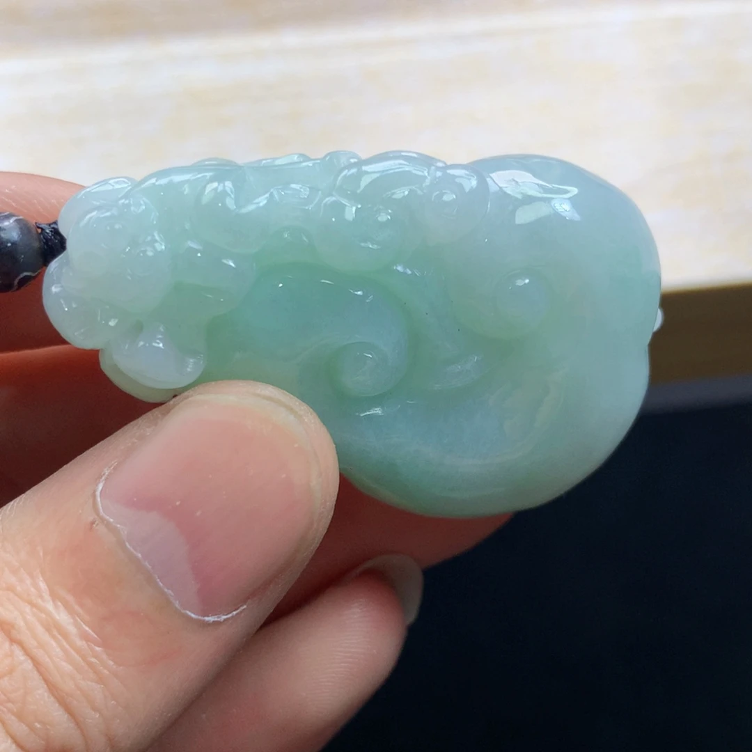 颈饰未镶嵌翡翠吊坠