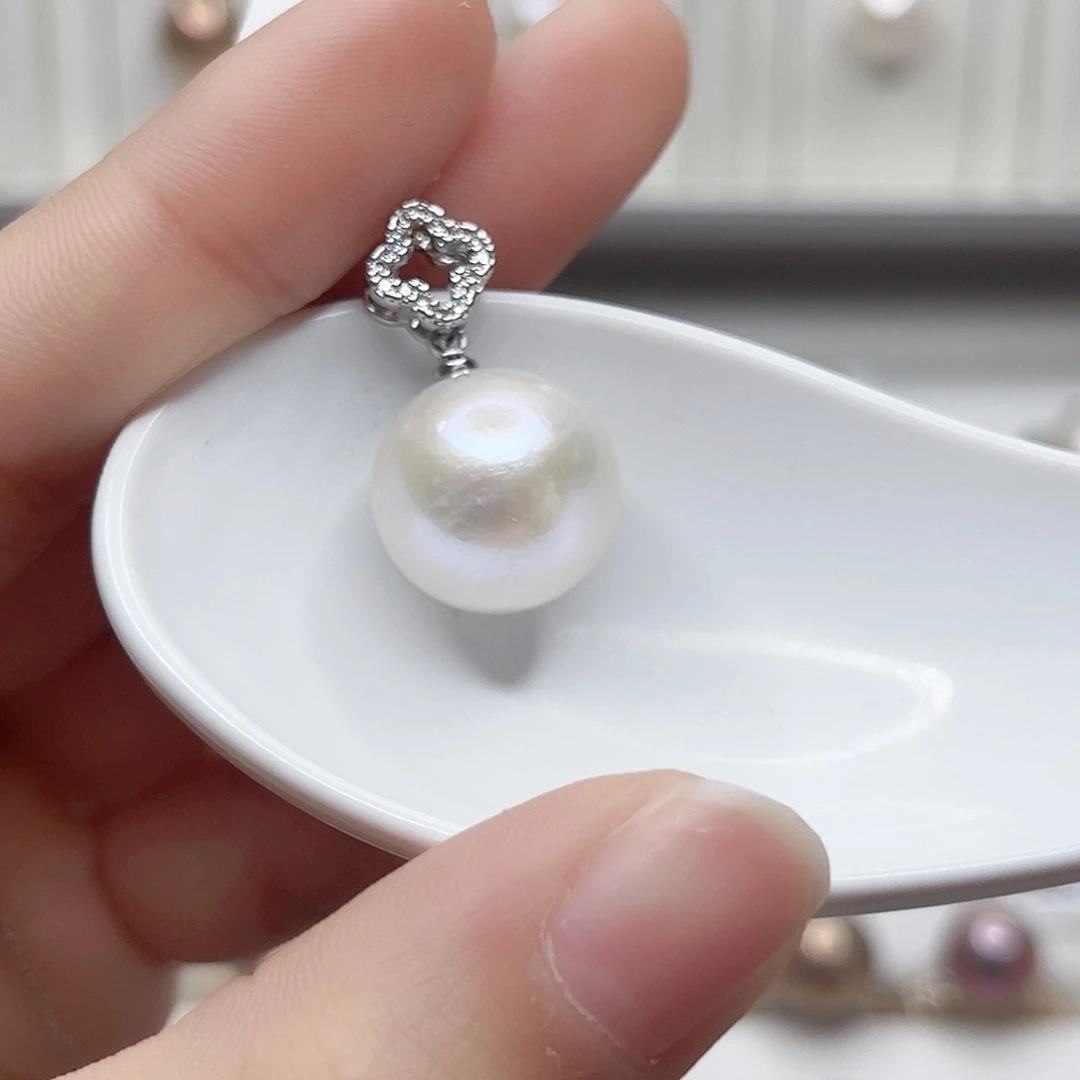 淡水珍珠吊坠(赠链)未镶嵌