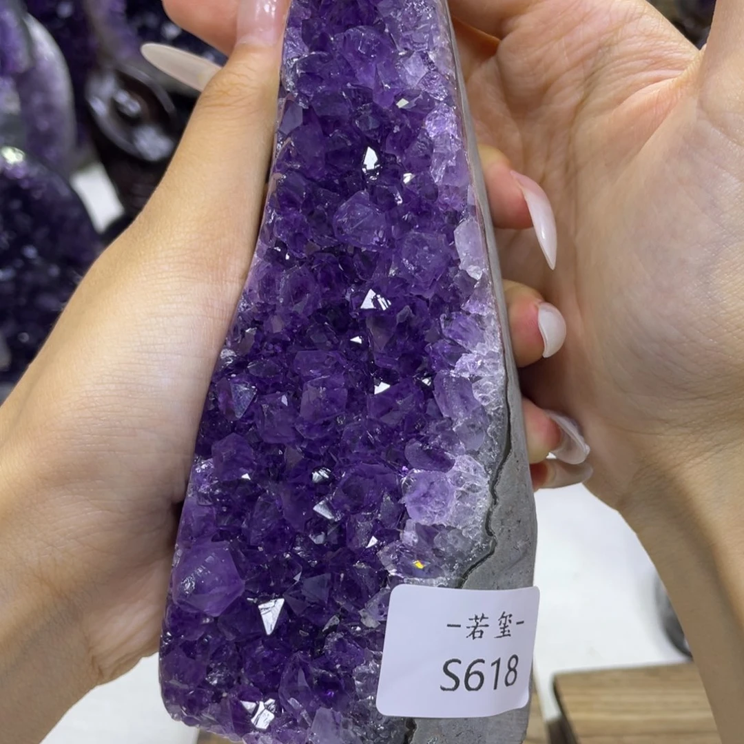 乌拉圭紫水晶摆件S618