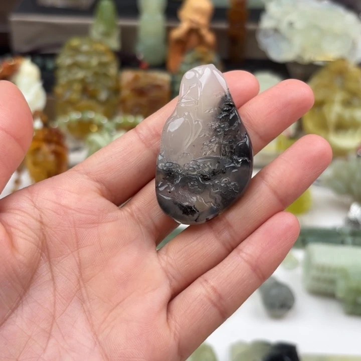蛇纹石玉未镶嵌颈饰