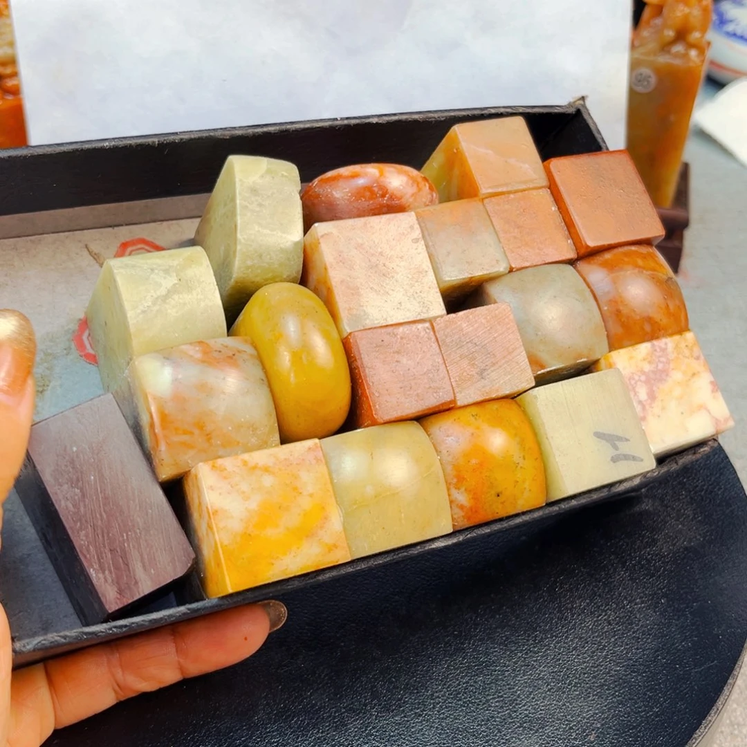 彬***礼寿山石捡漏瑕疵品