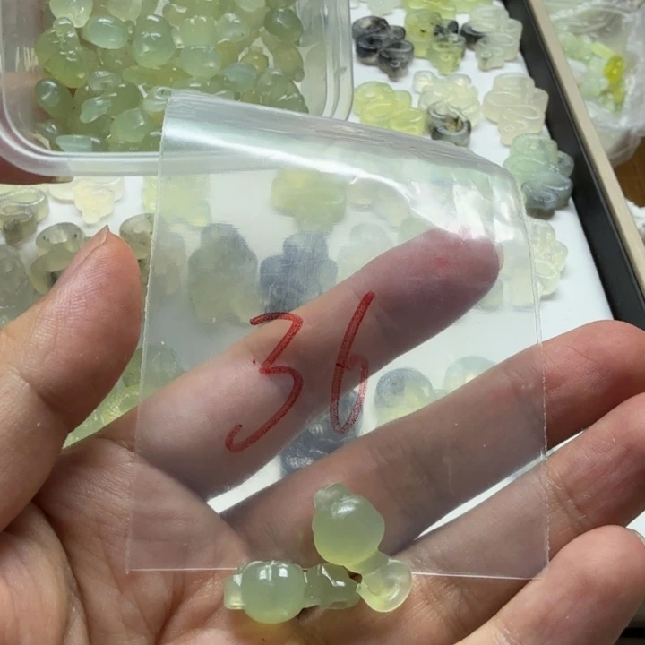 透闪石-蛇纹石玉吊坠未镶嵌