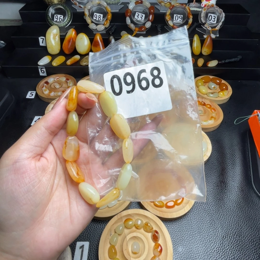 和田玉未镶嵌手串