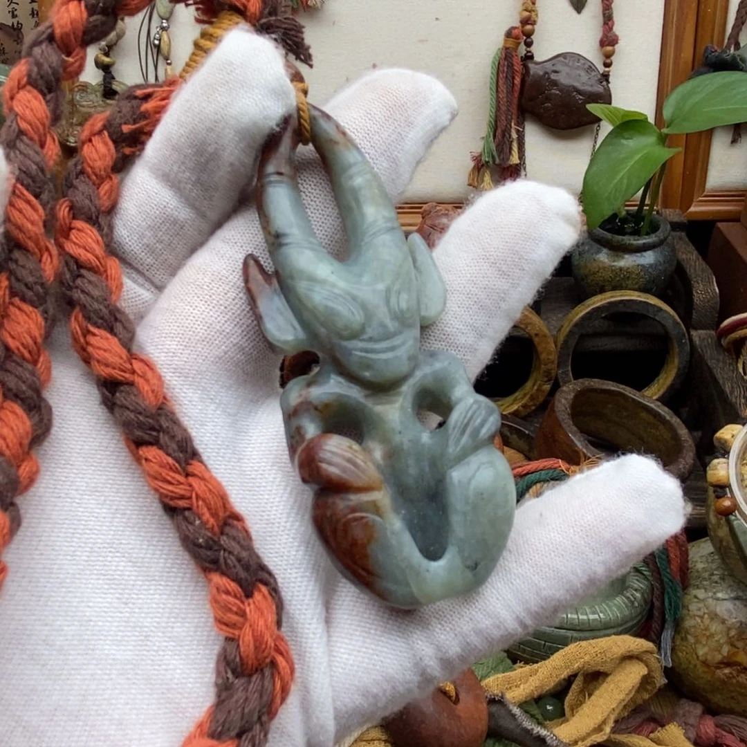 岫岩河磨玉（透闪石质玉）未镶嵌挂件电**鱼