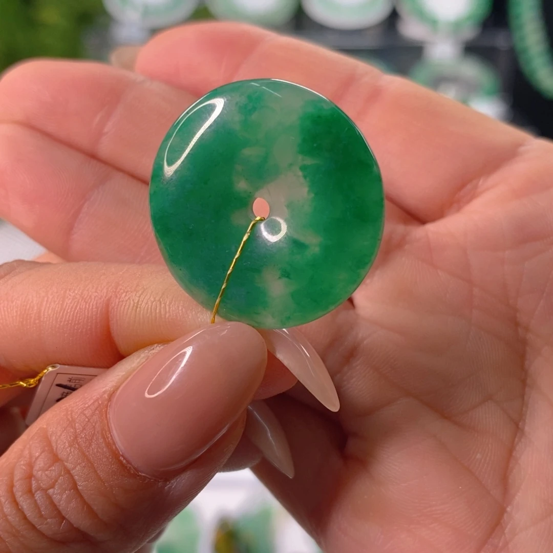 石英质玉颈饰未镶嵌