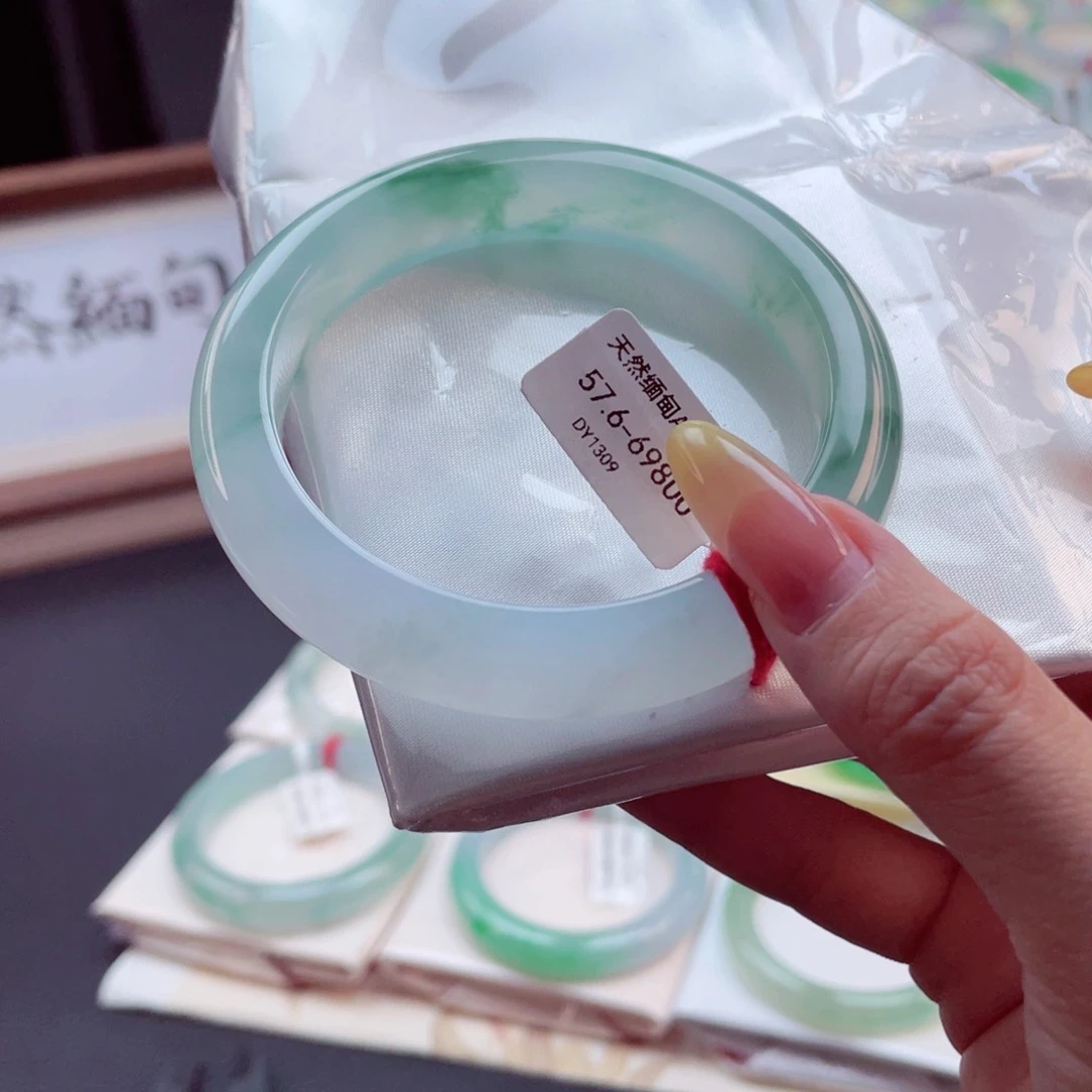 翡翠手镯未镶嵌5758圈9914
