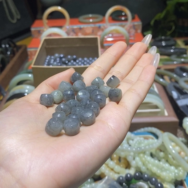 欣***E手链未镶嵌和田玉