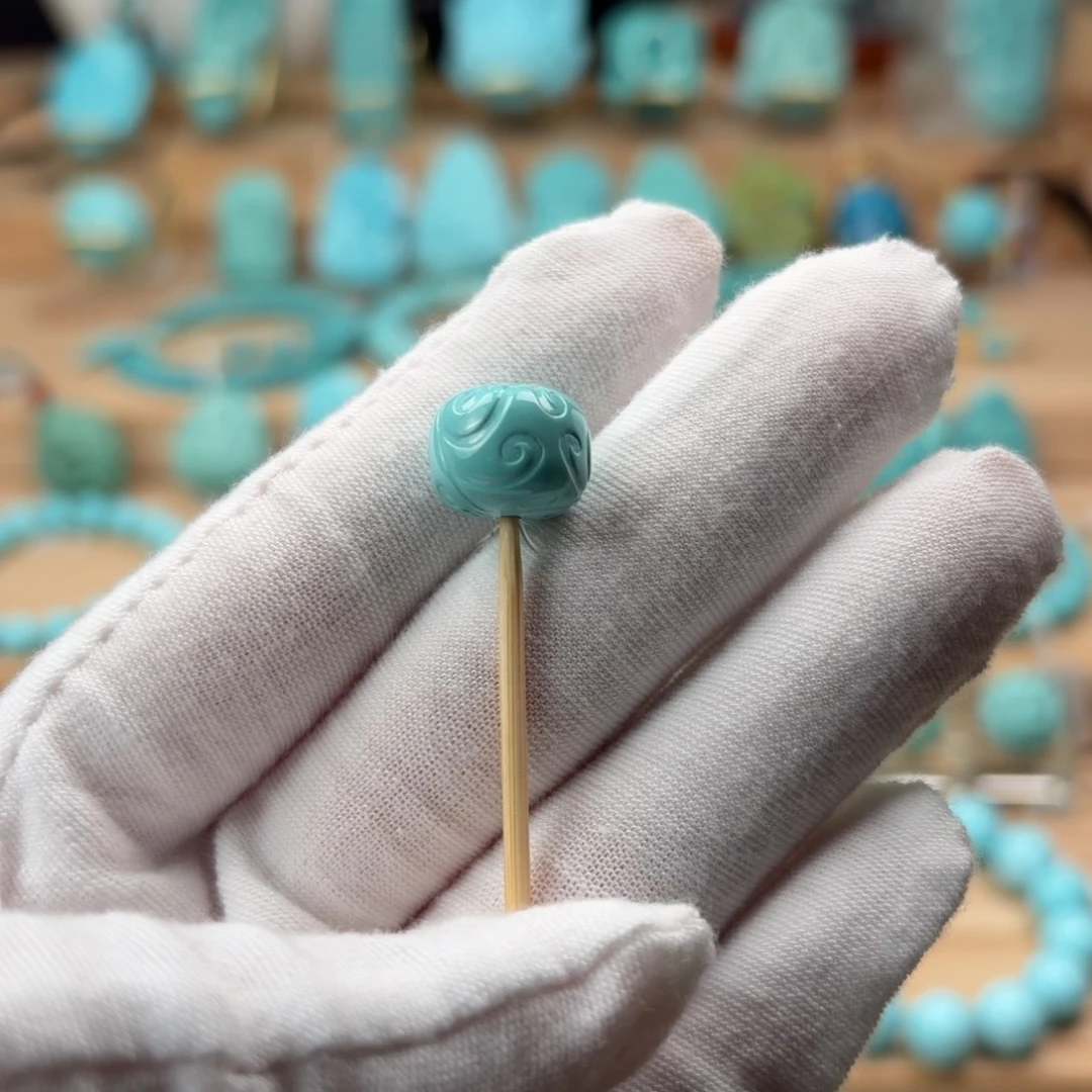 绿松石未镶嵌珠宝奇石