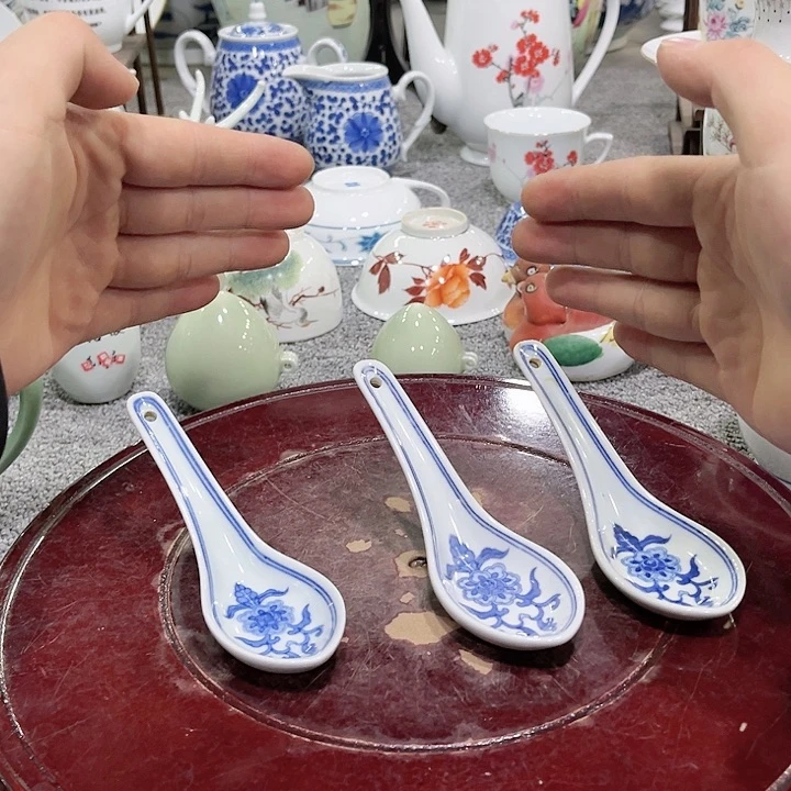 碟用****5景德镇陶瓷景德镇 有两把勺子精油