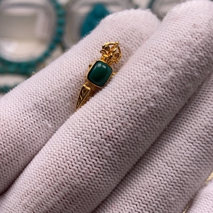 绿松石珠宝奇石18K金镶嵌