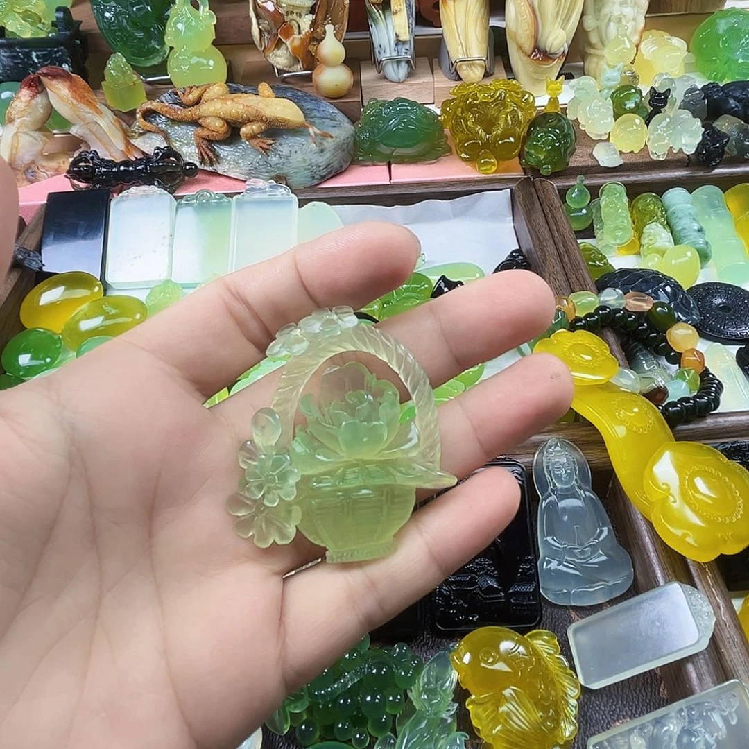 橙****岫玉未镶嵌吊坠(不含链)