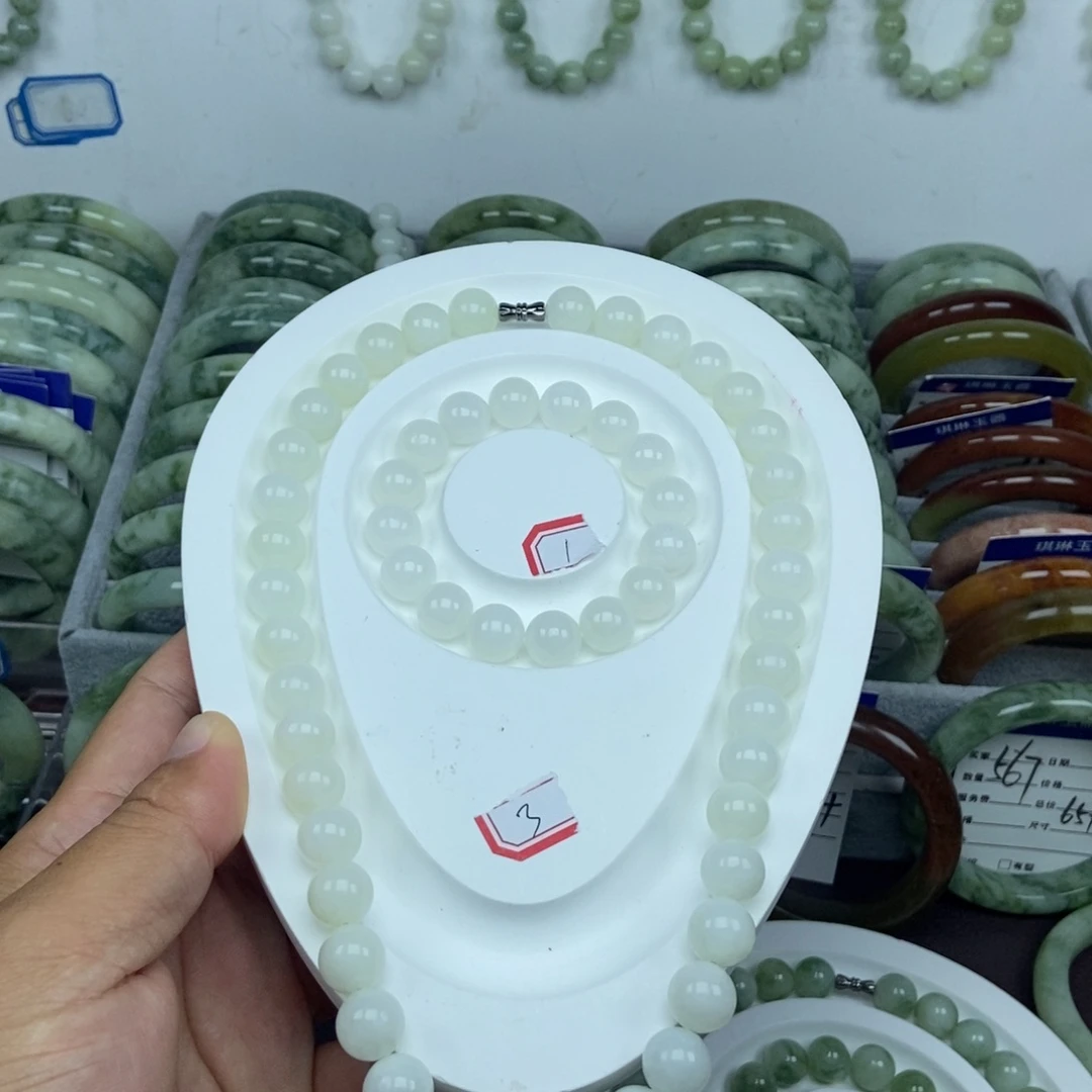 未镶嵌蛇纹石玉手链