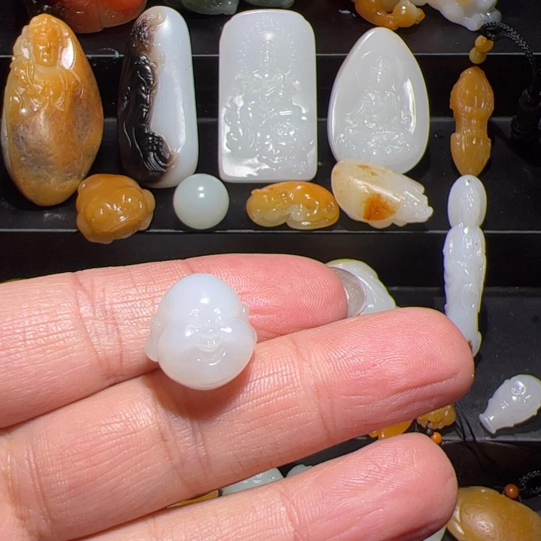 和田玉挂件未镶嵌诸**石