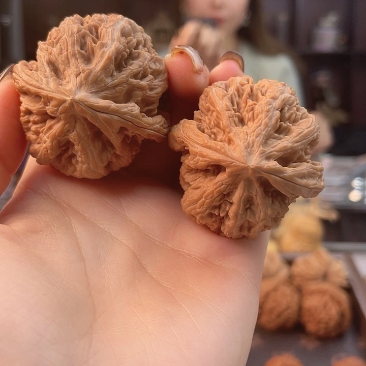 把件文玩核桃哈**?粗筋