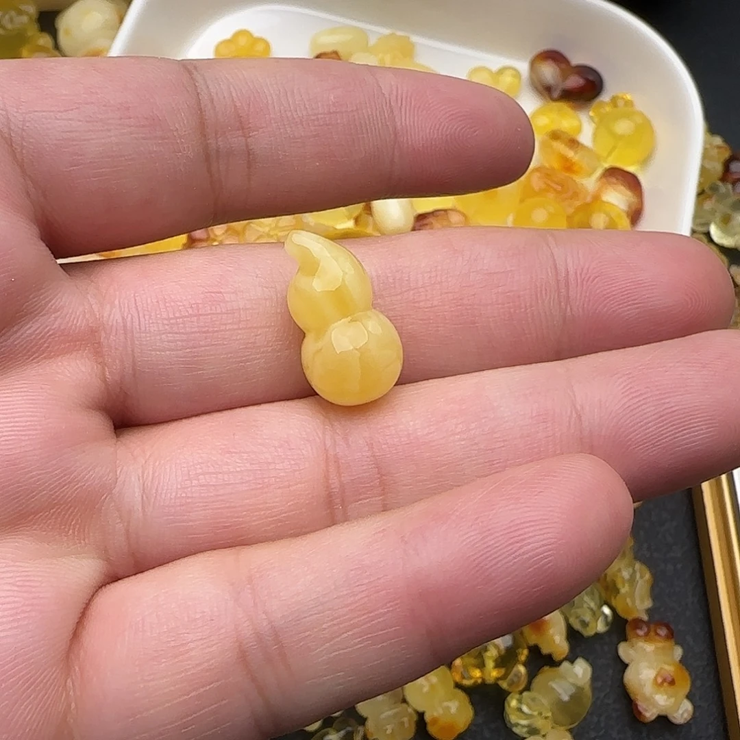 明***梅琥珀未镶嵌裸石蜜蜡小葫芦