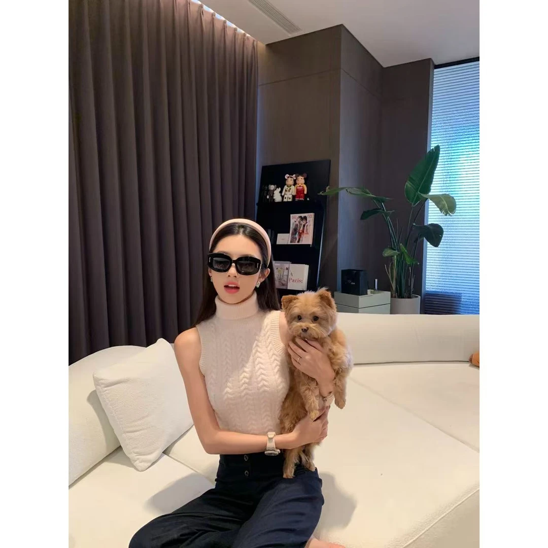 【盒子专享】樱花白巧    高领修身高弹无袖背心针织衫