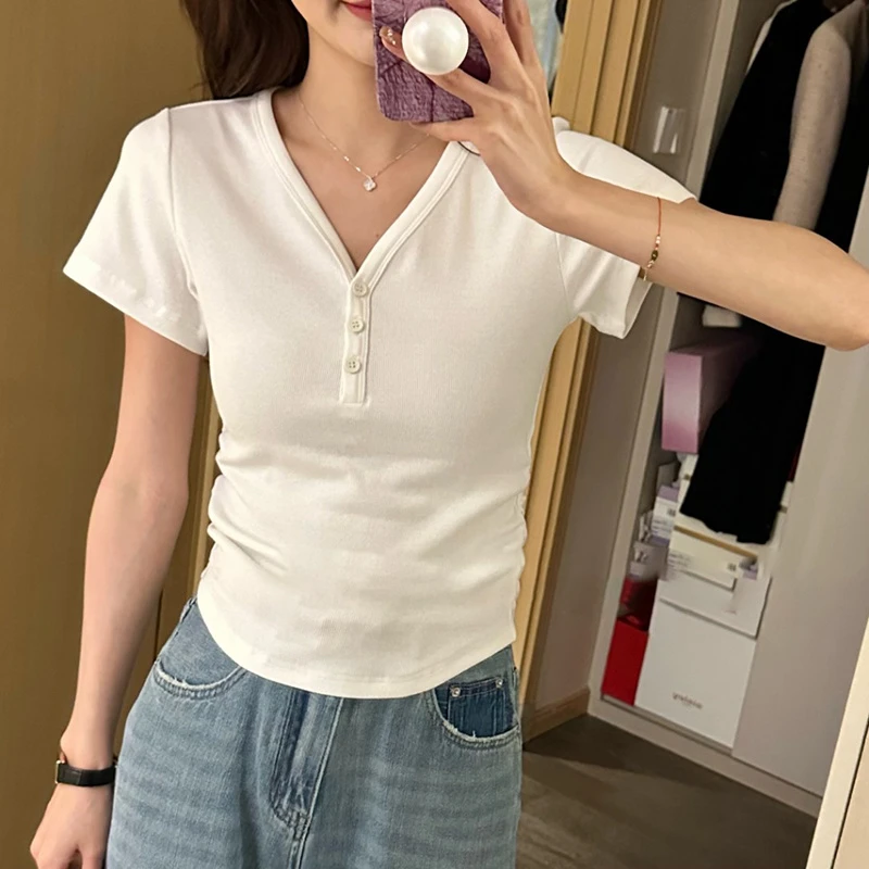 时尚V领纽扣短袖T恤女2025夏季新款气质洋气小衫百搭修身显瘦上衣
