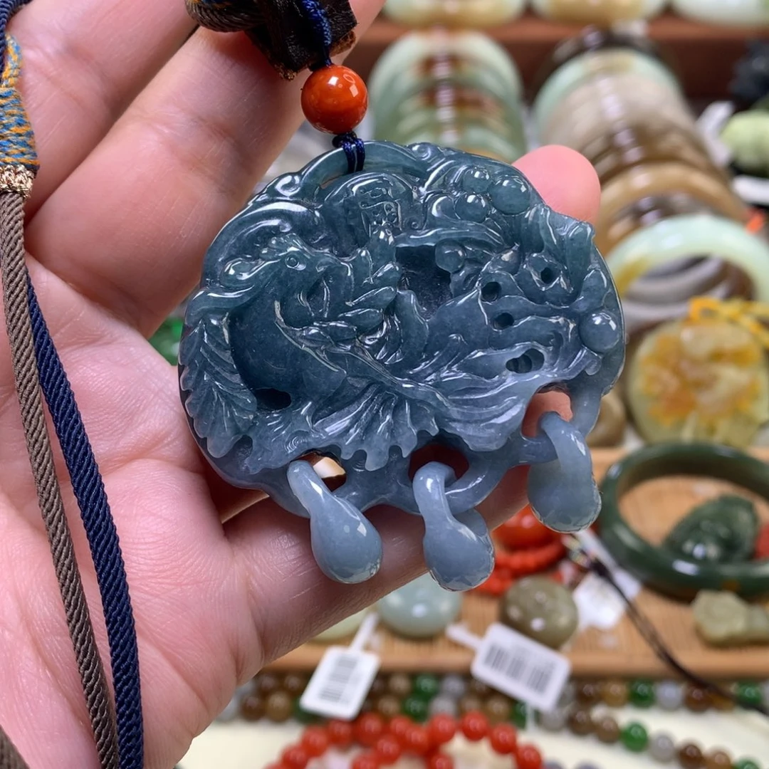 翡翠未镶嵌颈饰吊坠