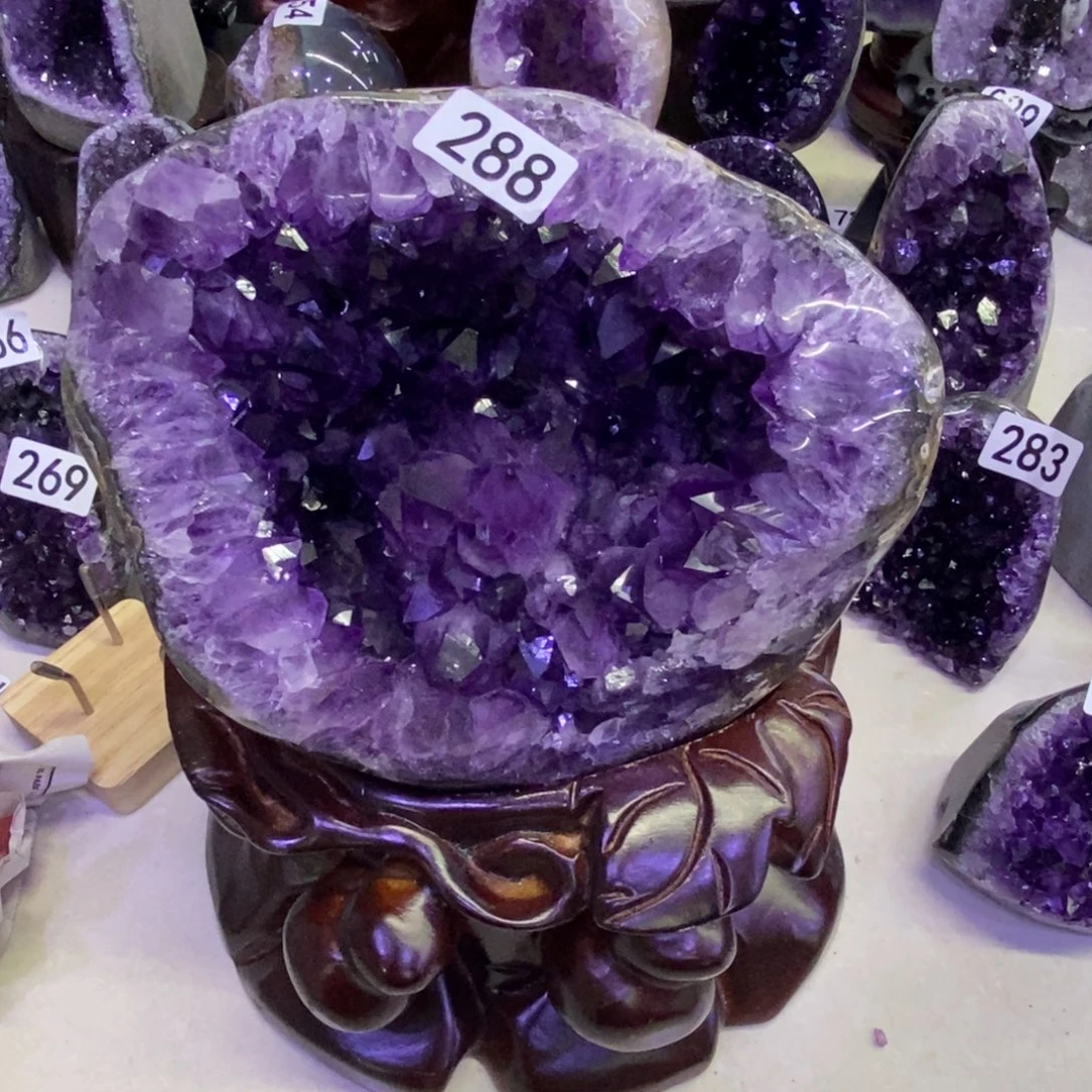 红***蹄紫晶未镶嵌大型摆件（非配饰）