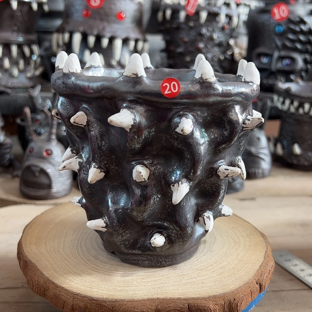 20号，手捏花盆，内口11外高13.5