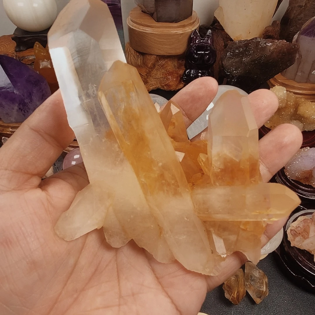 W***晶未镶嵌珠宝半成品水晶
