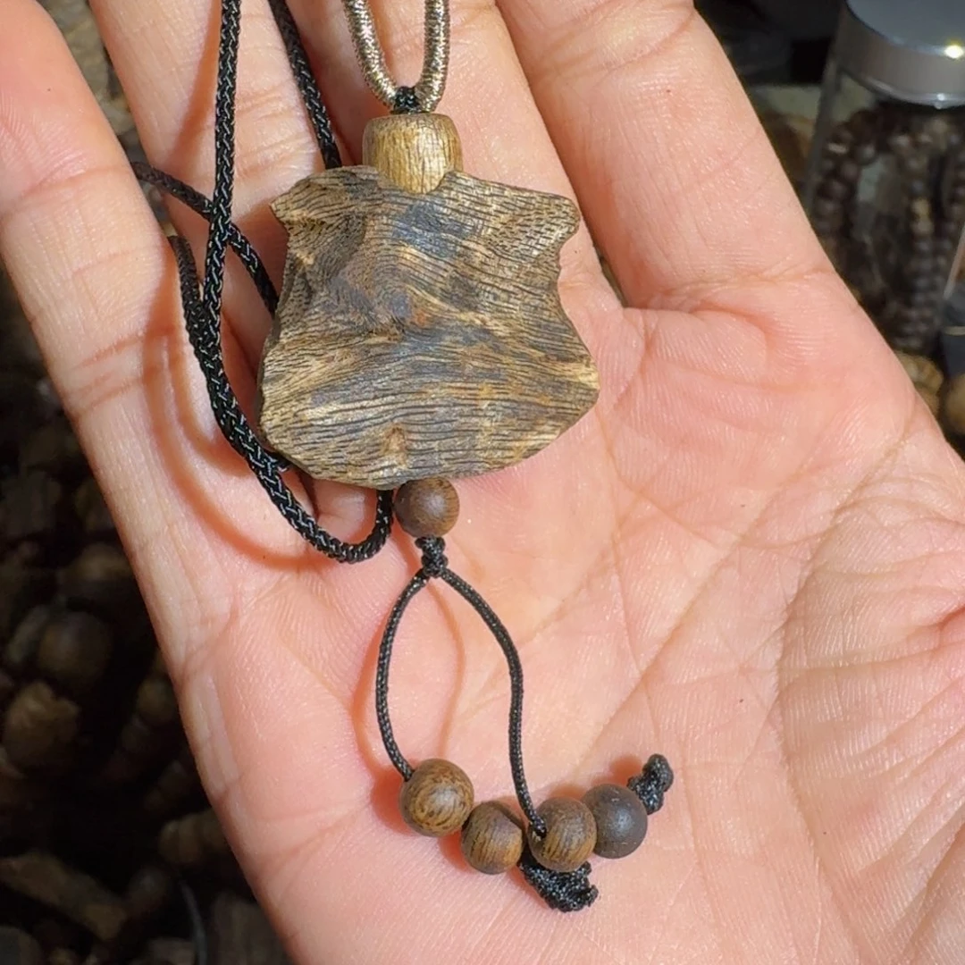 沉香沉香碎屑乌身老料孤品一个