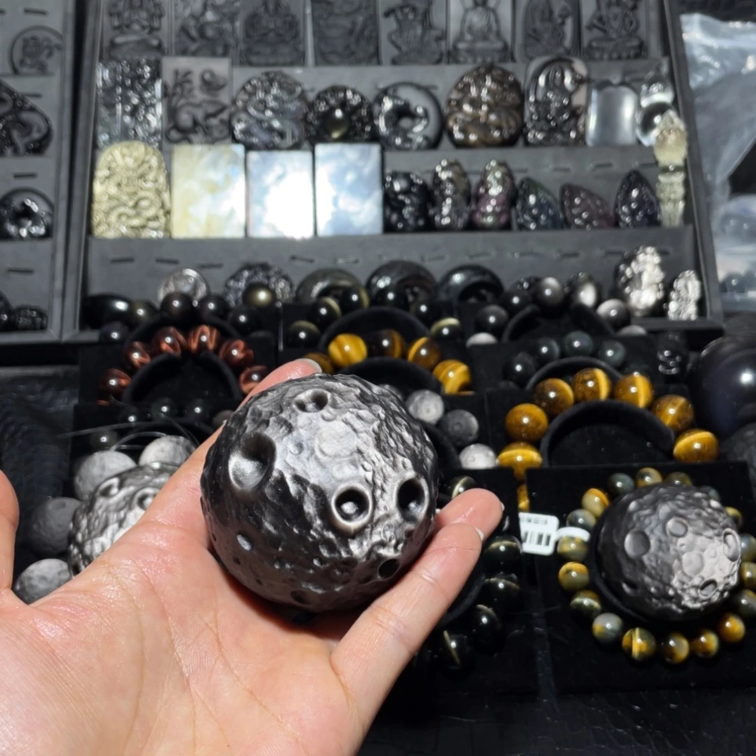 靖***石黑曜岩未镶嵌珠宝奇石