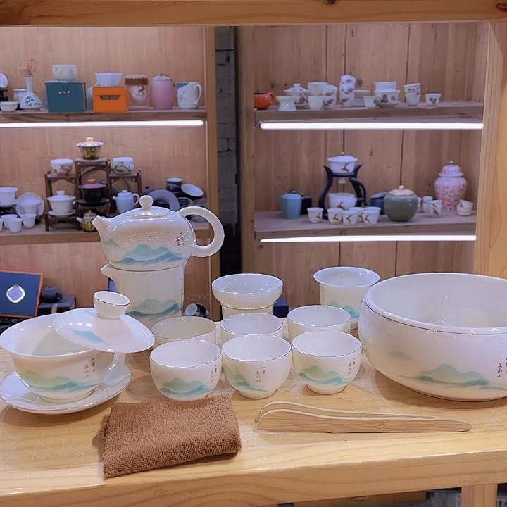 一览众山小羊脂玉套装