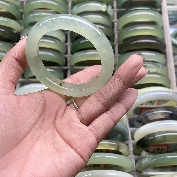 蛇纹石玉未镶嵌手镯172