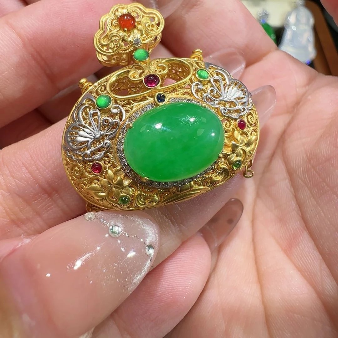 【闪购商品】颈饰18K金镶嵌翡翠