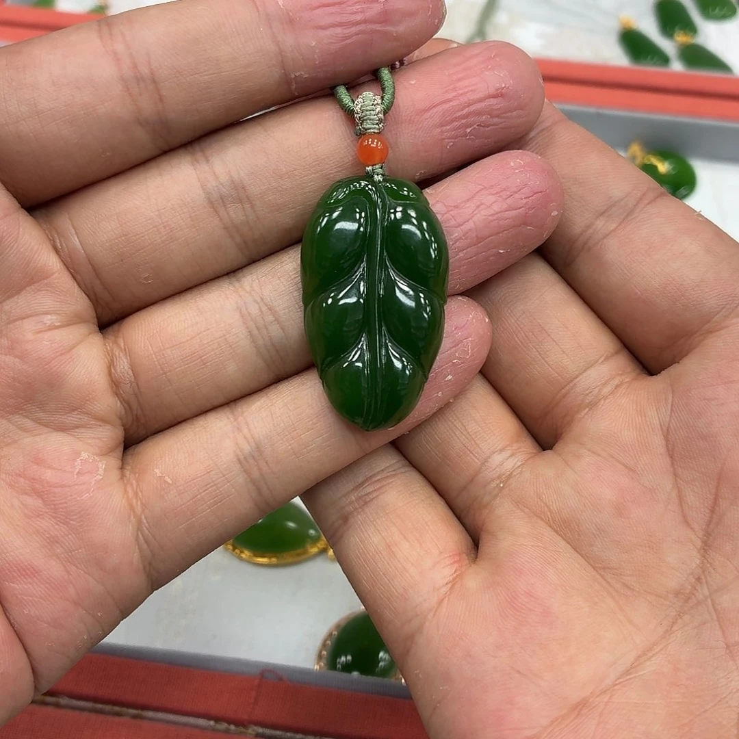 2***7和田玉未镶嵌颈饰