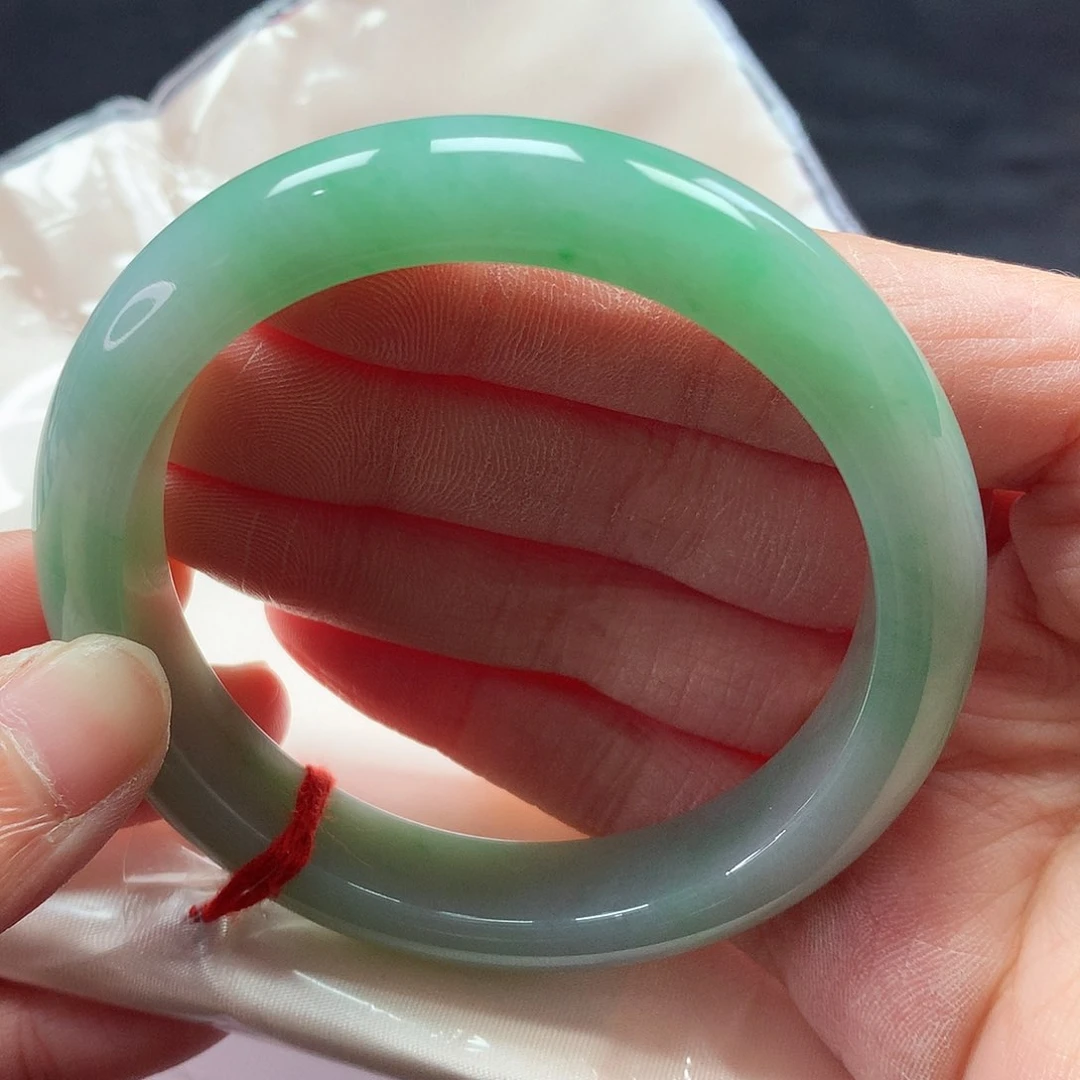 翡翠手镯未镶嵌57圈