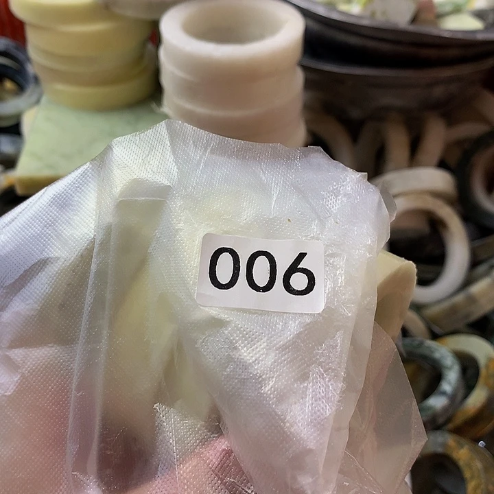 凉***爽蛇纹石玉未镶嵌手镯