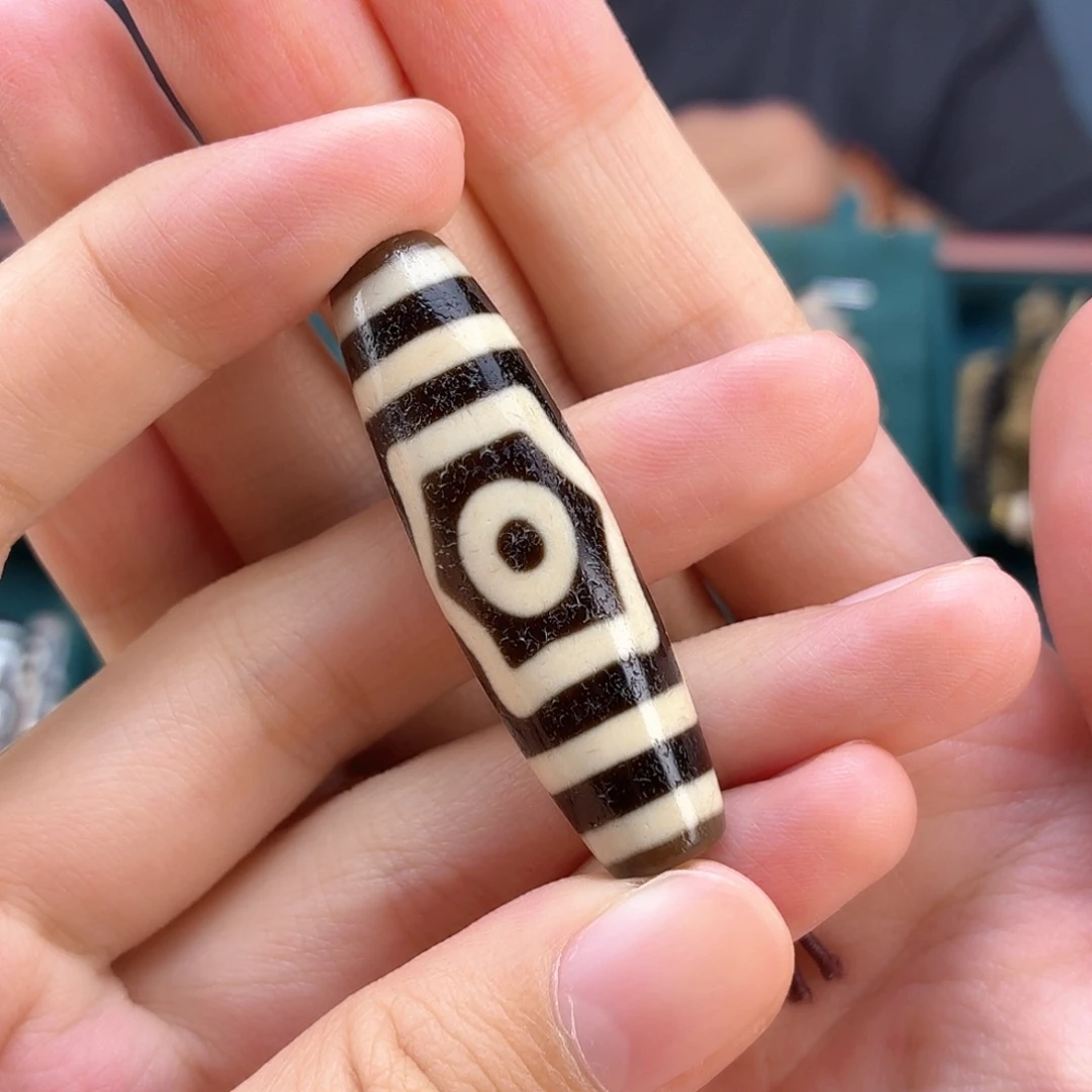 三***.玛瑙/玉髓未镶嵌颈饰